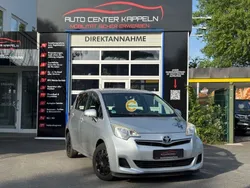 Silber Gebraucht 2011 Toyota Verso-S Life Van / Kleinbus | 5.490 € (Fairer Preis)