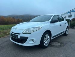 Weiß Gebraucht 2012 Renault Mégane III Kleinwagen | 4.599 € (Guter Preis)