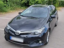 Schwarz Gebraucht 2016 Toyota Auris Kombi | 11.800 €