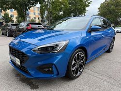 Blau Gebraucht 2020 Ford Focus ST-Line Limousine | 14.400 € (Fairer Preis)