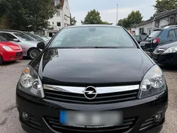 Schwarz Gebraucht 2006 Opel Astra GTC Coupé | 2.900 € (Etwas zu teuer)