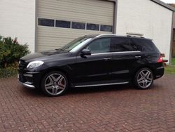 Schwarz Gebraucht 2012 Mercedes ML63 AMG SUV | 36.500 € (Etwas zu teuer)