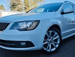 Weiß Gebraucht 2015 Skoda Superb Best of Kombi | 11.990 € (Fairer Preis)