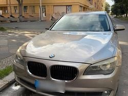Grau Gebraucht 2009 BMW 730 Limousine | 7.500 € (Guter Preis)