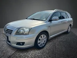 Silber Gebraucht 2007 Toyota Avensis Travel Kombi | 2.990 € (Etwas zu teuer)