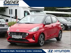 Dragon red/ phantom black Gebraucht 2023 Hyundai i10 Trend Kleinwagen | 16.870 € (Fairer Preis)