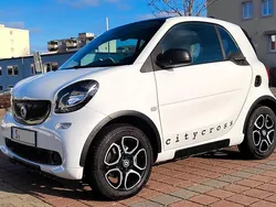 Weiß Gebraucht 2018 Smart ForTwo Coupé Kleinwagen | 11.750 € (Fairer Preis)