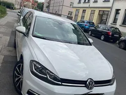 Weiß Gebraucht 2017 VW Golf VII Edition Limousine | 10.500 € (Fairer Preis)