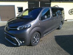 Grau Gebraucht 2021 Toyota Proace Executive Van / Kleinbus | 21.999 € (Fairer Preis)
