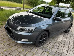 Grau Gebraucht 2016 Skoda Fabia Style Kleinwagen | 8.100 € (Fairer Preis)