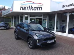Marlingraumet.(1g3) Neu 2024 Toyota Yaris Cross Team SUV | 29.992 €