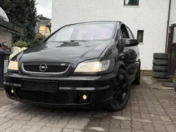 Schwarz Gebraucht 2003 Opel Zafira OPC Van / Kleinbus | 2.500 € (Etwas zu teuer)