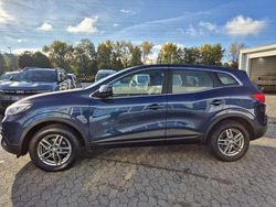 Blau Gebraucht 2017 Renault Kadjar Life SUV | 9.999 € (Fairer Preis)