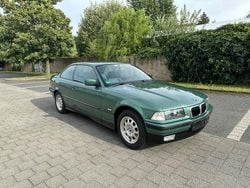 Grün Gebraucht 1998 BMW 316 Sport Line Coupé | 12.000 €