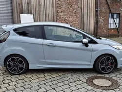 Grau Gebraucht 2016 Ford Fiesta ST200 Kleinwagen | 17.500 € (Teuer)
