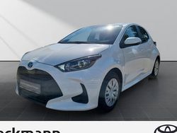Super white 2 Gebraucht 2023 Toyota Yaris Hybrid Business Edition Limousine | 18.990 € (Guter Preis)