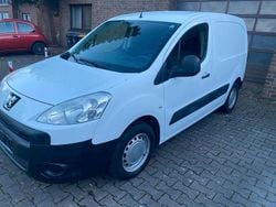 Weiß Gebraucht 2012 Peugeot Partner Van | 5.699 € (Fairer Preis)