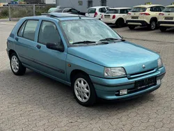 Grün Gebraucht 1995 Renault Clio Kleinwagen | 6.950 €