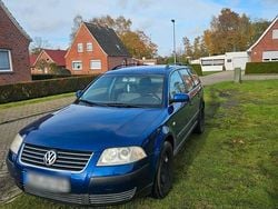 Blau Gebraucht 2001 VW Passat Kombi | 1.000 € (Superpreis)