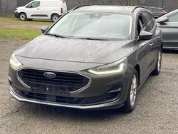 Grau Gebraucht 2022 Ford Focus Kombi | 10.500 € (Etwas zu teuer)
