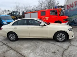 Gelb Gebraucht 2019 Mercedes E200 Limousine | 11.999 € (Superpreis)