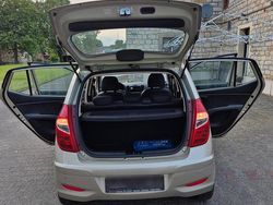 Silber Gebraucht 2013 Hyundai i10 Kleinwagen | 2.999 € (Fairer Preis)