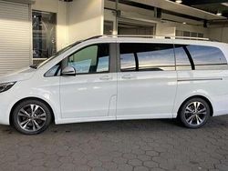 Weiß Gebraucht 2019 Mercedes V220 AMG Van / Kleinbus | 47.500 € (Etwas zu teuer)