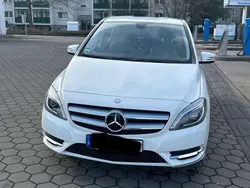 Weiß Gebraucht 2012 Mercedes B180 Van / Kleinbus | 7.950 € (Guter Preis)
