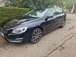 Schwarz Gebraucht 2015 Volvo V60 Momentum Kombi | 8.400 € (Guter Preis)