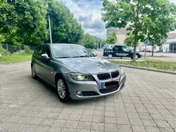 Grau Gebraucht 2012 BMW 318 Kombi | 5.899 € (Guter Preis)