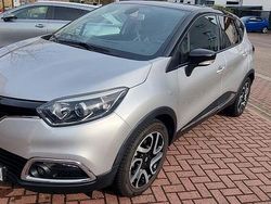Grau Gebraucht 2015 Renault Captur Luxe SUV | 9.300 € (Fairer Preis)