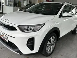 Weiß Gebraucht 2024 Kia Stonic Vision SUV | 19.990 € (Fairer Preis)
