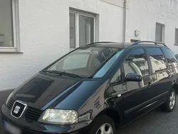 Schwarz Gebraucht 2004 Seat Alhambra Van / Kleinbus | 3.950 € (Teuer)