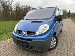 Blau Gebraucht 2009 Renault Trafic Van | 14.690 €