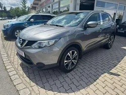 Grau Gebraucht 2017 Nissan Qashqai Visia SUV | 13.900 € (Guter Preis)