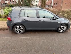 Grau Gebraucht 2018 VW Golf Limousine | 11.500 €