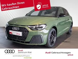 Distriktgrün metallic mythosschwarz metallic Gebraucht 2024 Audi A1 Sportback Ambiente Kleinwagen | 26.980 € (Guter Preis)