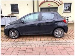Schwarz Gebraucht 2015 Toyota Yaris Limousine | 6.700 € (Superpreis)