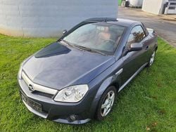 Grau Gebraucht 2005 Opel Tigra Cabrio | 2.199 € (Fairer Preis)