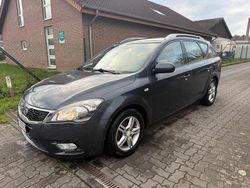 Silber Gebraucht 2012 Kia Ceed Kleinwagen | 3.500 € (Fairer Preis)