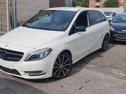 Weiß Gebraucht 2013 Mercedes B200 Night Van / Kleinbus | 12.590 € (Fairer Preis)