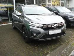Grau Neu 2024 Dacia Sandero Expression Kleinwagen | 19.490 € (Etwas zu teuer)