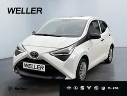 Pianosaweiss Gebraucht 2018 Toyota Aygo Kleinwagen | 9.249 € (Etwas zu teuer)