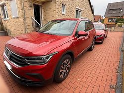 Rot Gebraucht 2022 VW Tiguan Active SUV | 28.799 € (Guter Preis)