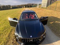 Schwarz Gebraucht 2020 Maserati Levante SUV | 39.750 €