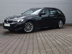 Schwarz uni Gebraucht 2023 BMW 318 Kombi | 30.880 € (Fairer Preis)