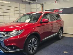 Rot Gebraucht 2019 Mitsubishi Outlander Diamant Edition SUV | 19.999 € (Fairer Preis)
