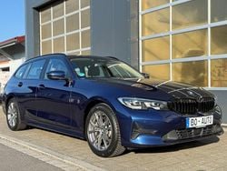 Blau Gebraucht 2019 BMW 330 Sport Line Limousine | 26.900 € (Guter Preis)