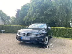 Grau Gebraucht 2020 VW Passat GTE Kombi | 21.000 € (Guter Preis)