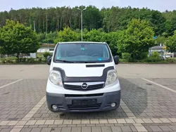 Weiß Gebraucht 2010 Opel Vivaro Cosmo Van | 8.550 € (Fairer Preis)